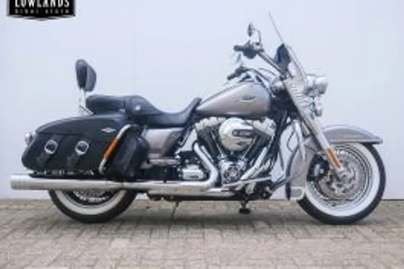 Harley-Davidson Flhrc Road King Classic aan verlanglijst (2016)