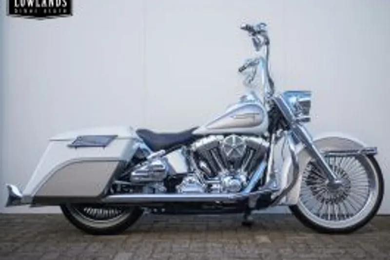 Harley-Davidson Flstn Softail Deluxe aan verlanglijst (2007)