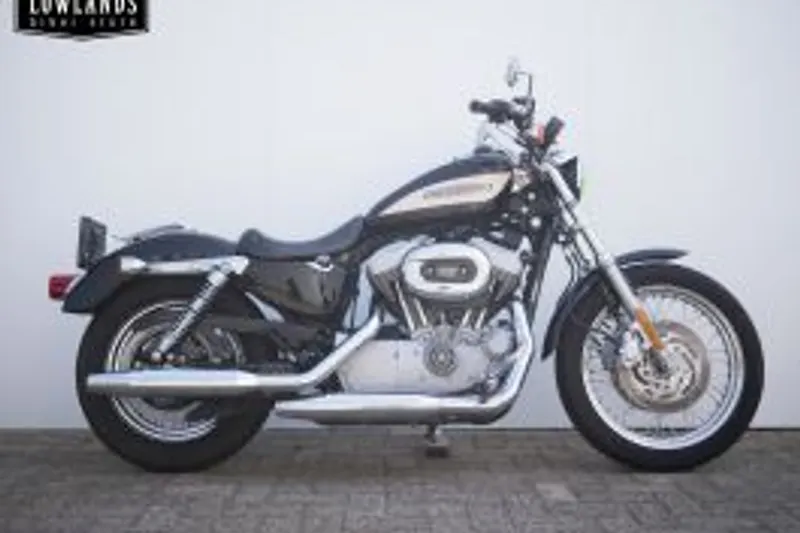 Harley-Davidson Xl1200 (2005)