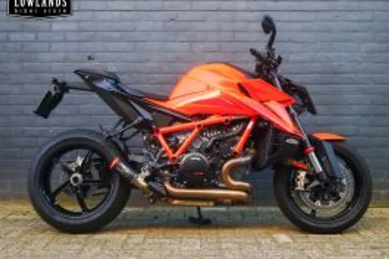 KTM 1390 SUPERDUKE R (2024)