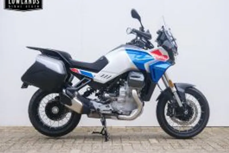 Moto Guzzi Stelvio 1000 (2025)
