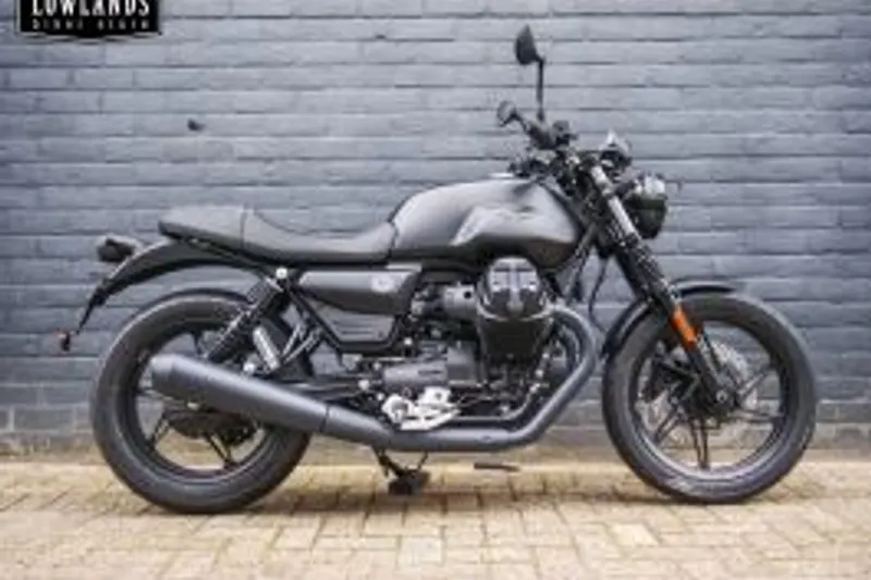 Moto Guzzi V7 Stone E5+ Nero Ruvido aan verlanglijst (2025)