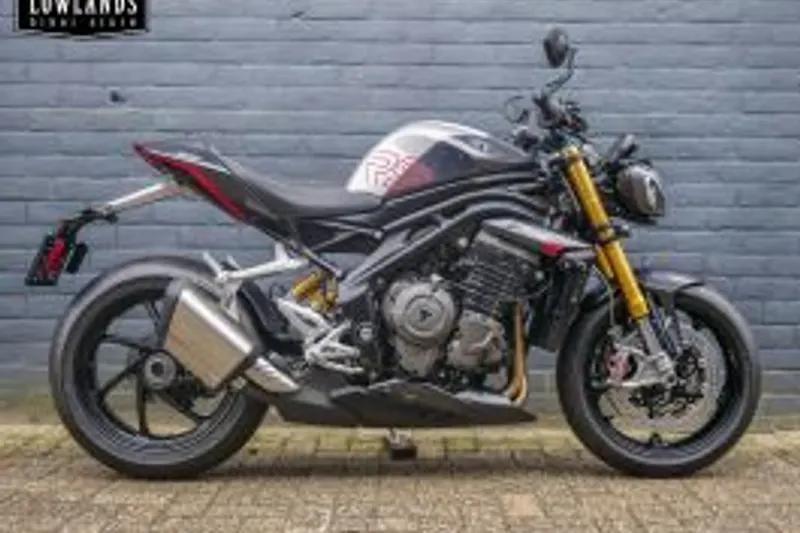 Triumph Speed Triple 1200 RS Granite / Diablo Red aan verlanglijst (2026)
