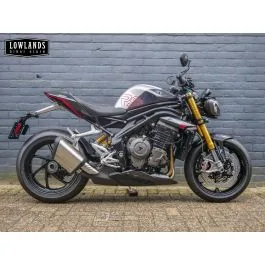 Triumph Speed Triple 1200 RS Granite / Diablo Red aan verlanglijst (2026) — foto 1