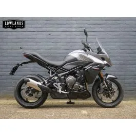 Triumph Tiger 800 Sport Sapphire Black aan verlanglijst (2026) — foto 1