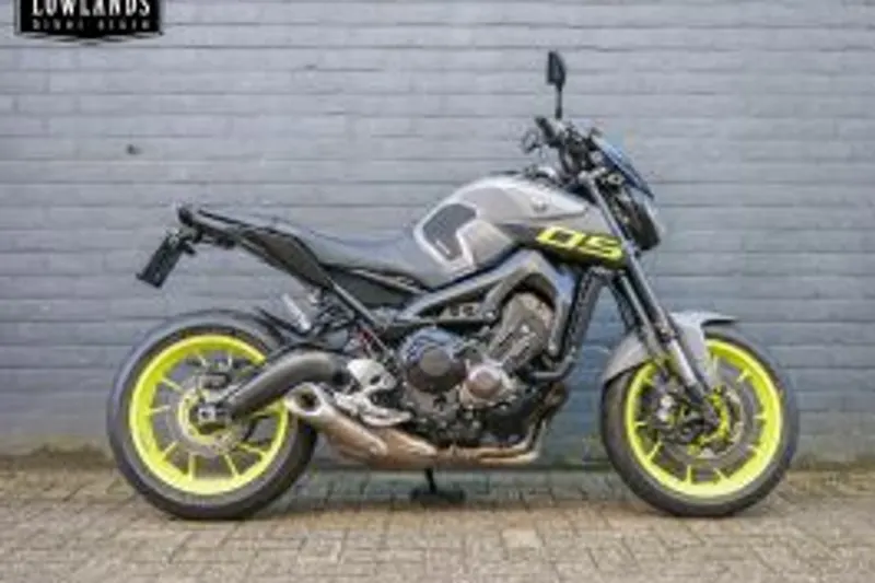 Yamaha MT-09 (2016)
