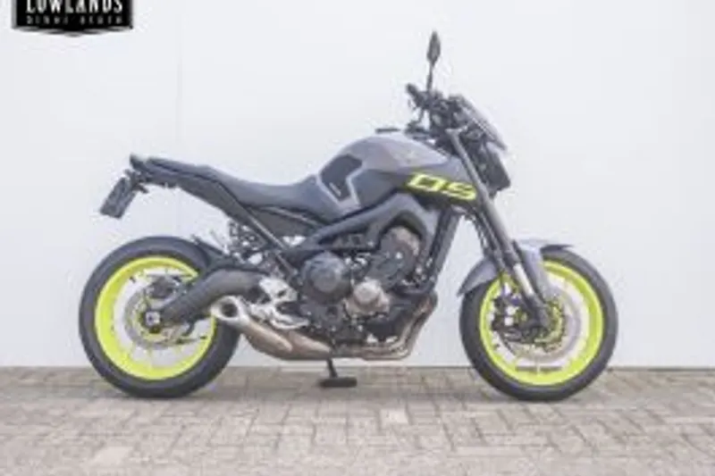 Yamaha MT-09 (2016)