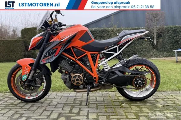 KTM 1290 SuperDuke R (2014) — foto 1