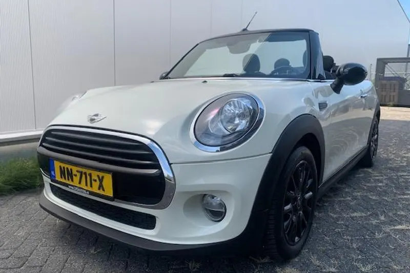 MINI Cabrio (2017)