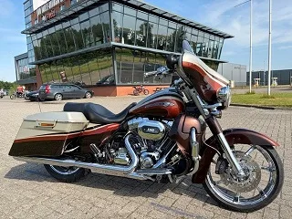 Harley-Davidson CVO STREETGLIDE LIMITED FULL OPTIONS (2011) — foto 1