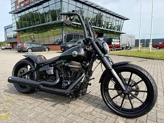 Harley-Davidson Softail Breakout (2013) — foto 1