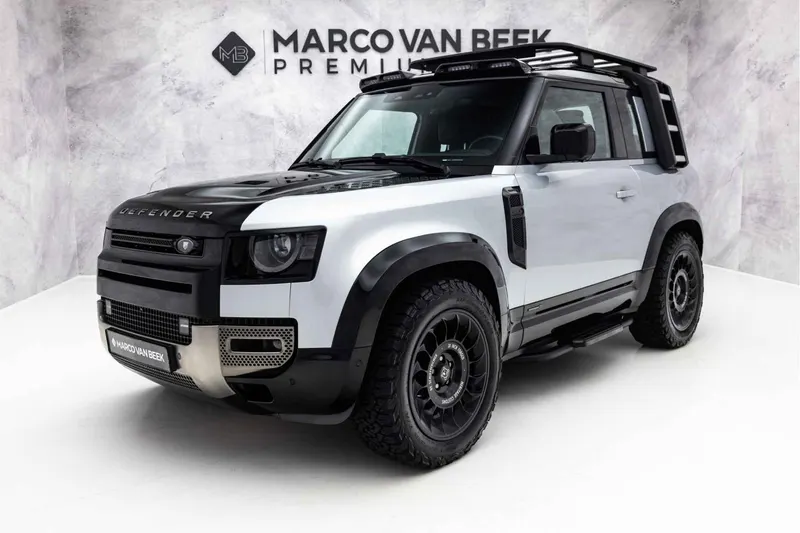 Land Rover Defender (2021)