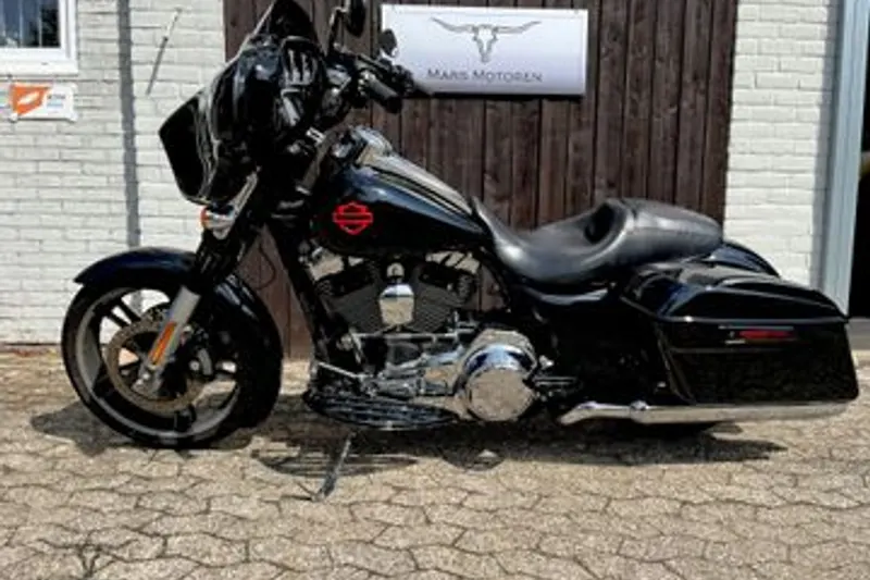 Harley-Davidson Street Glide (2015)