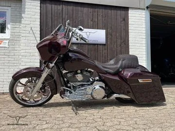 Harley-Davidson Street Glide (2014) — foto 1