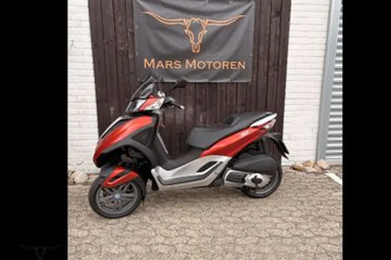 Piaggio MP3 300 (2012)