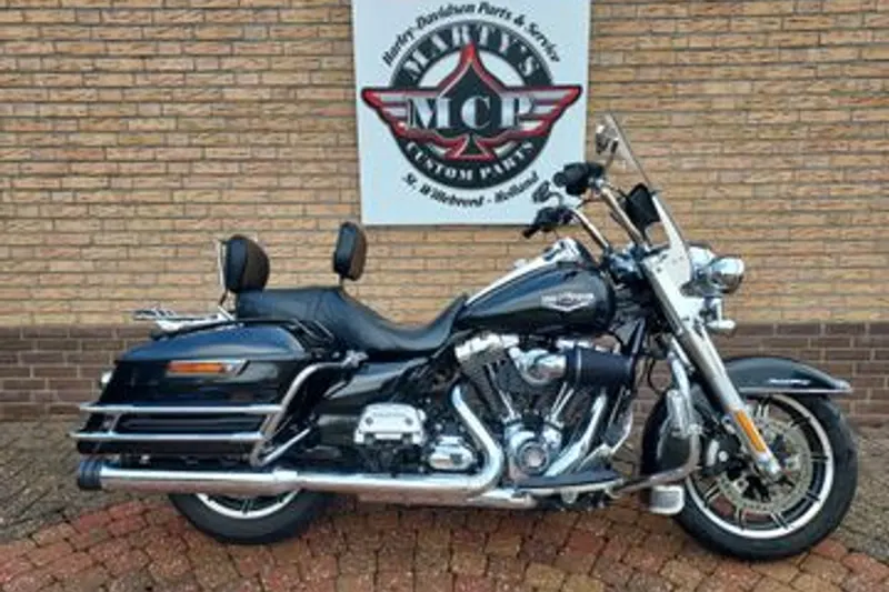 HARLEY-DAVIDSON ROAD KING FLHRI (2016)