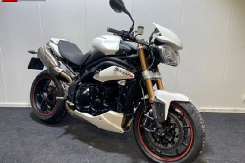 Triumph Speed Triple 1050 (2012)