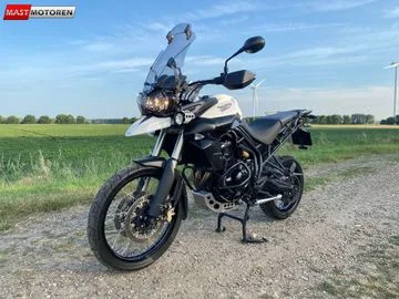 Triumph Tiger 800 XC (2011) — foto 1
