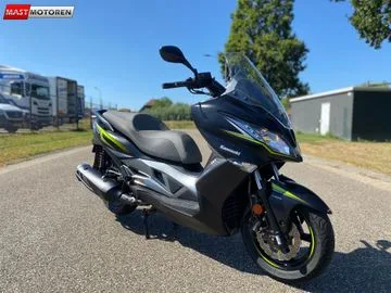 Kawasaki J300 Special Edition (2018) — foto 1