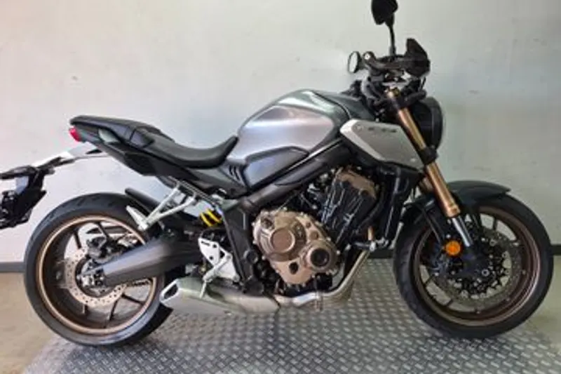 Honda CB 650 R (2023)