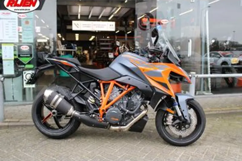 KTM 1290 Super Duke (2024)