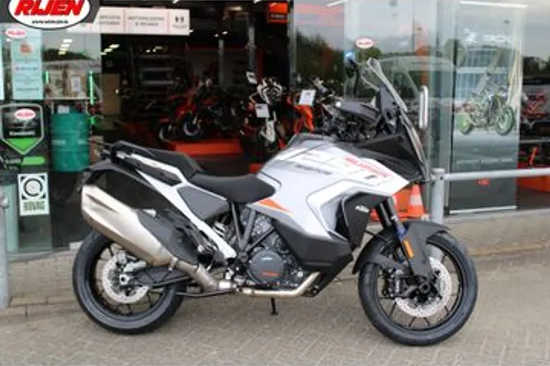 KTM 1290 SUPER ADVENTURE S (2024)