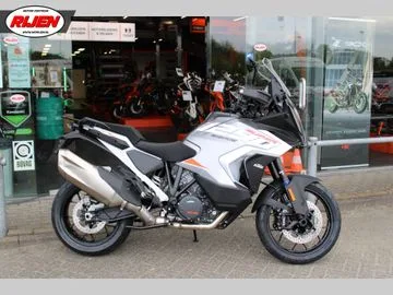 KTM 1290 SUPER ADVENTURE S (2024) — foto 1