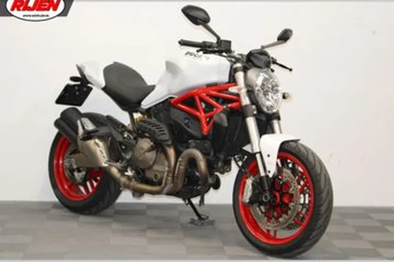 DUCATI MONSTER 821 (2016)