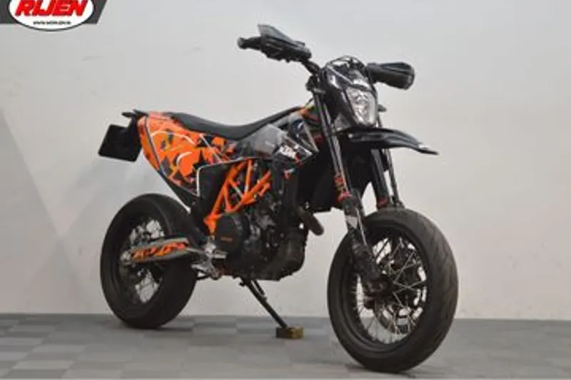 KTM 690 SMC (2021)