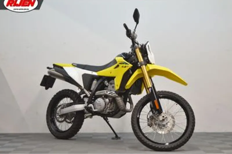 Suzuki DR Z4S (2026)