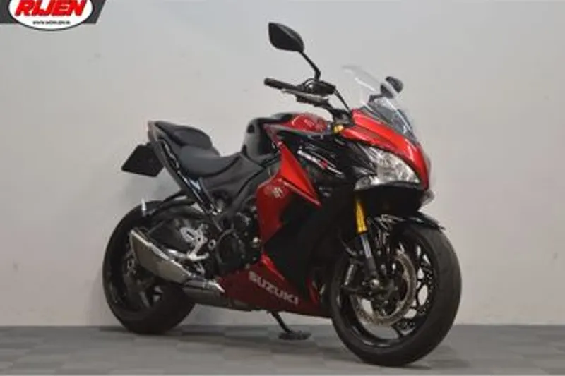 Suzuki GSX S 1000F (2016)