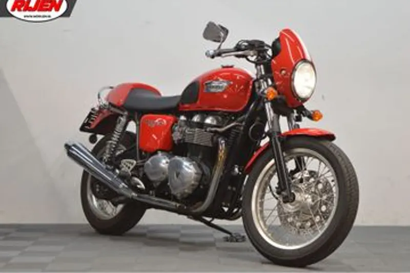 Triumph Thruxton (2009)