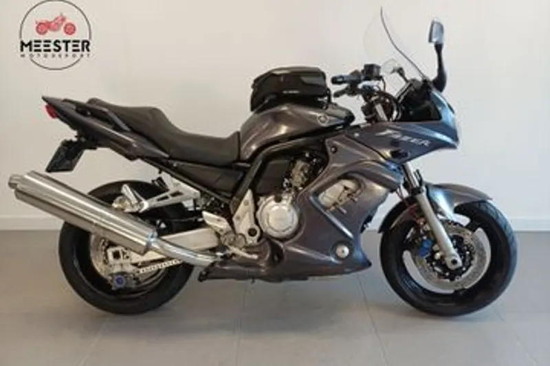 YAMAHA FZS 1000 FAZER (2005)