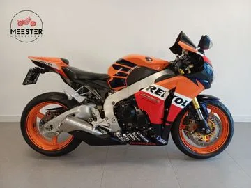 Honda CBR 1000 RR Fireblade (2011) — foto 1