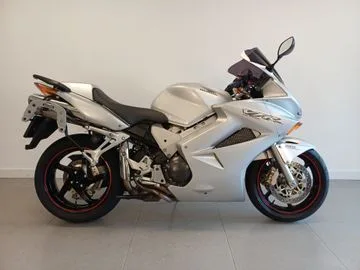 Honda VFR 800 Vtec (2002) — foto 1
