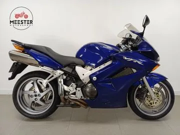 Honda VFR 800 FI (2004) — foto 1