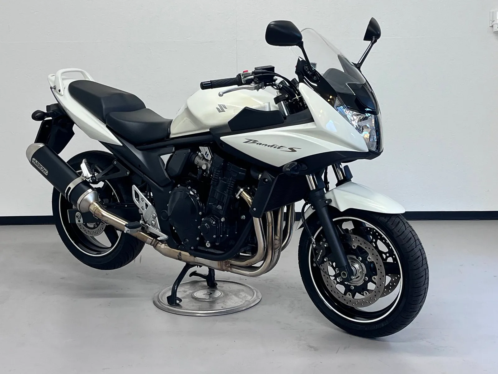 Suzuki GSF 650SA Bandit (2014) — foto 1