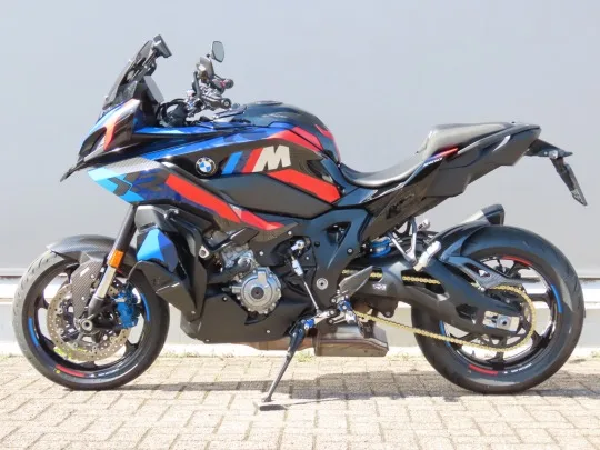 BMW M 1000 XR (2025) — foto 1