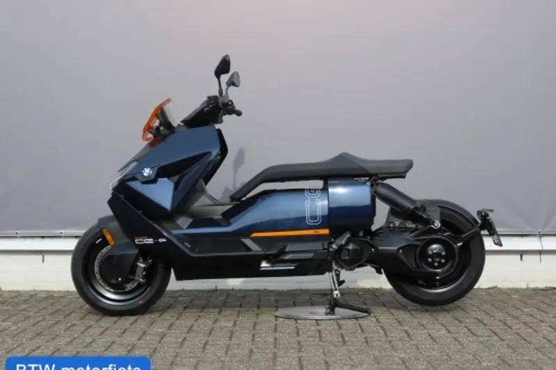 BMW CE 04 (2024)