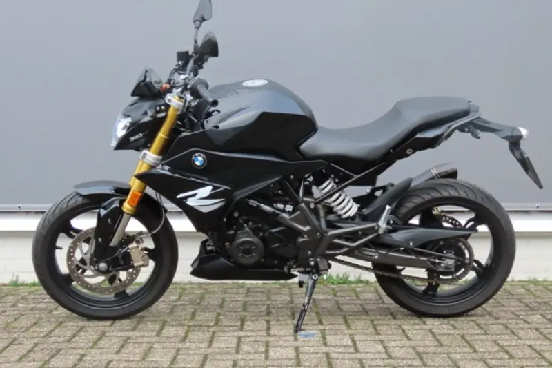 BMW G 310 R (2023)
