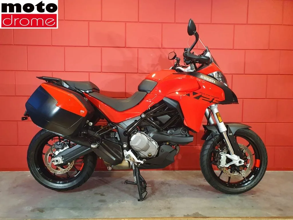 Ducati MULTISTRADA V2S TRAVEL (2024) — foto 1