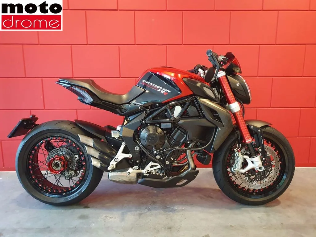 MV Agusta Dragster 800 RR (2016) — foto 1