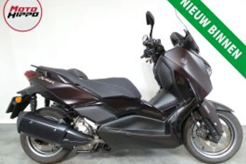 Yamaha X-MAX 300 (2024)