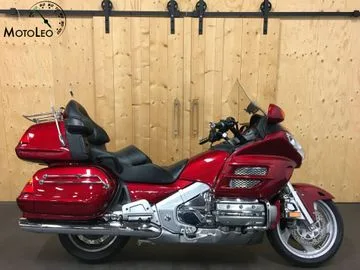 Honda GL 1800 GOLDWING DELUXE (2004) — foto 1