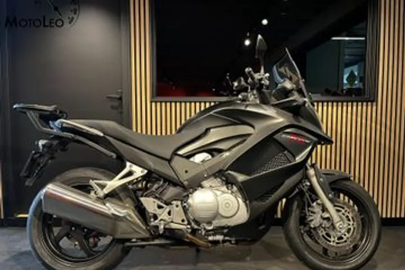 Honda VFR 800 X Crossrunner (2014)
