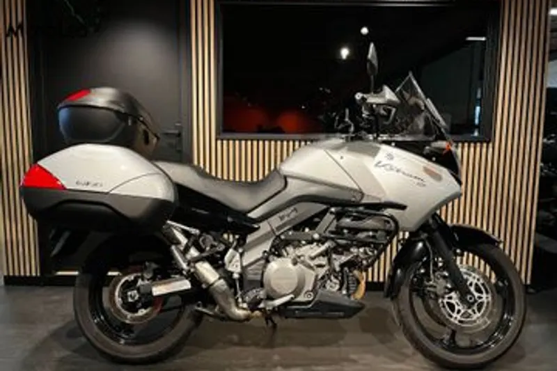 Suzuki V-Strom (2005)