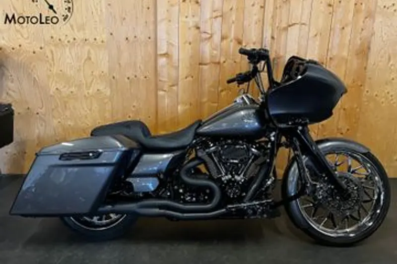 Harley-Davidson Road Glide Custom (2020)