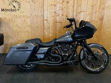 Harley-Davidson Road Glide Custom (2020) — foto 1