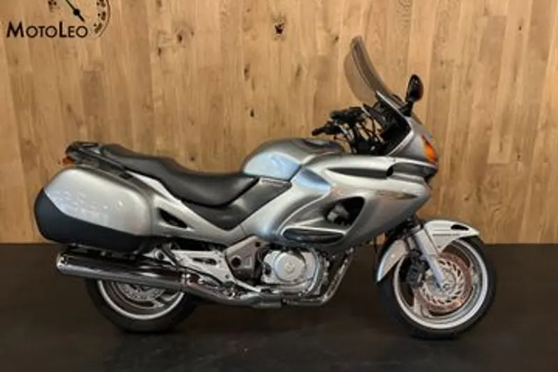 Honda NT 650 V Deauville (2004)
