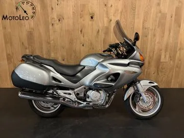Honda NT 650 V Deauville (2004) — foto 1